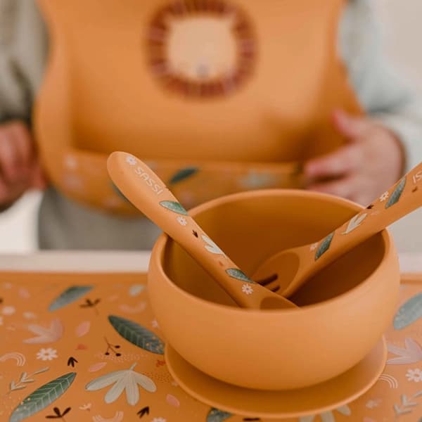 قاشق و چنگال سیلیکونی ساسی Sassi طرح شیر — تصویر ۳