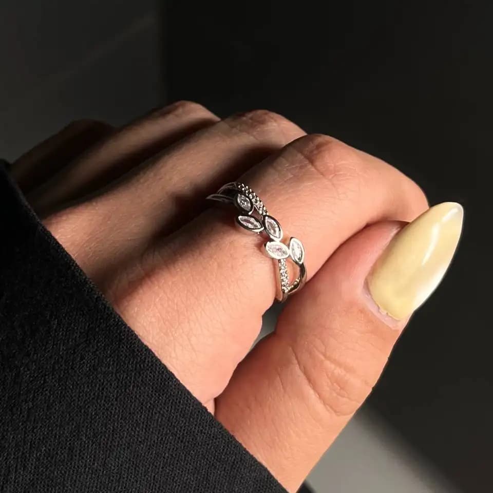 انگشتر زنانه و دخترانه جواهری طرح نگین گندم آب نقره ضد حساسیت رنگ ثابت فری سایز کد atk — تصویر ۲