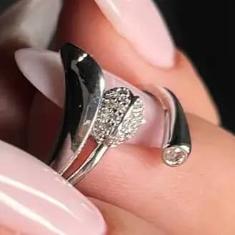 انگشتر زنانه و دخترانه جواهری طرح مینیمال تک گل ضد حساسیت رنگ ثابت فری سایز کد atk