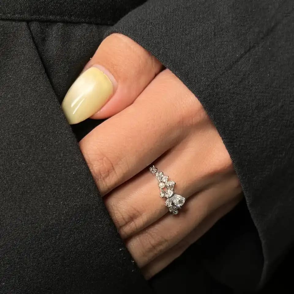 انگشتر زنانه و دخترانه جواهری طرح نگین های ظریف ضد حساسیت رنگ ثابت فری سایز کد atk — تصویر ۲