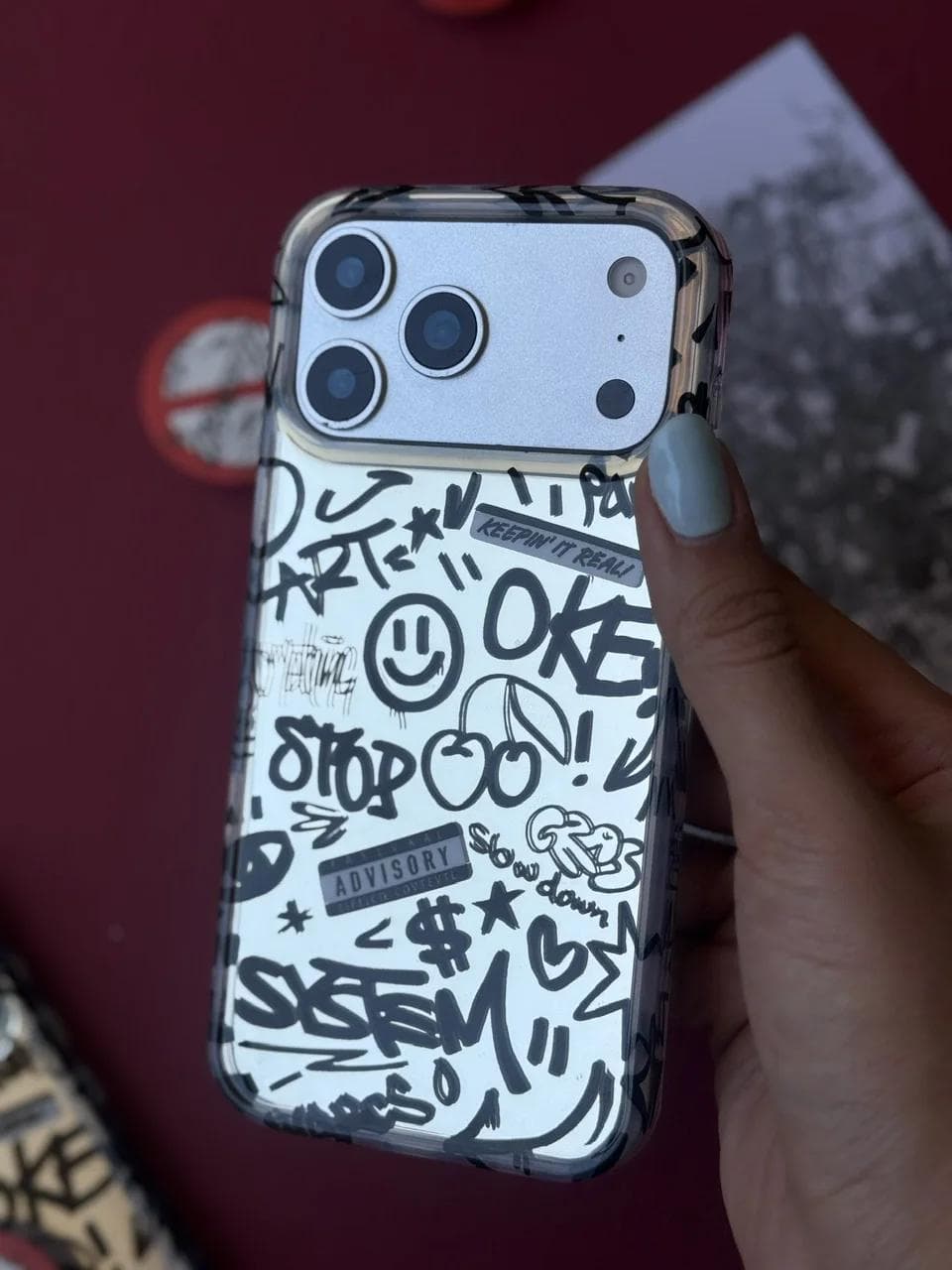قاب استریت آرت همراه با پاپ سوکت (کدC2240) مناسب برای iPhone 15 — تصویر ۱۲