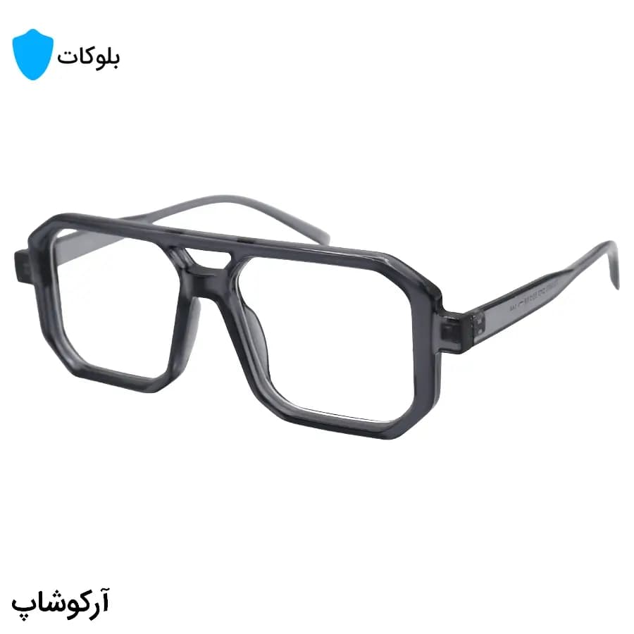 عینک برند PRADA با فریم مربعی شکل، رنگ طوسی براق و لنز بی‌رنگ و بلوکات مدل ZN3903