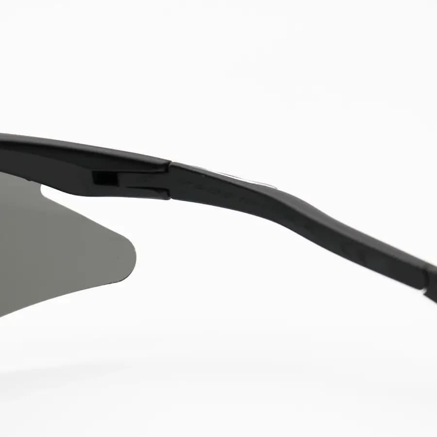 عینک ورزشی OAKLEY با فریم مشکی مات، 5 کاور لنز قابل تعویض و تجهیزات کامل مدل 11-161-132 — تصویر ۵