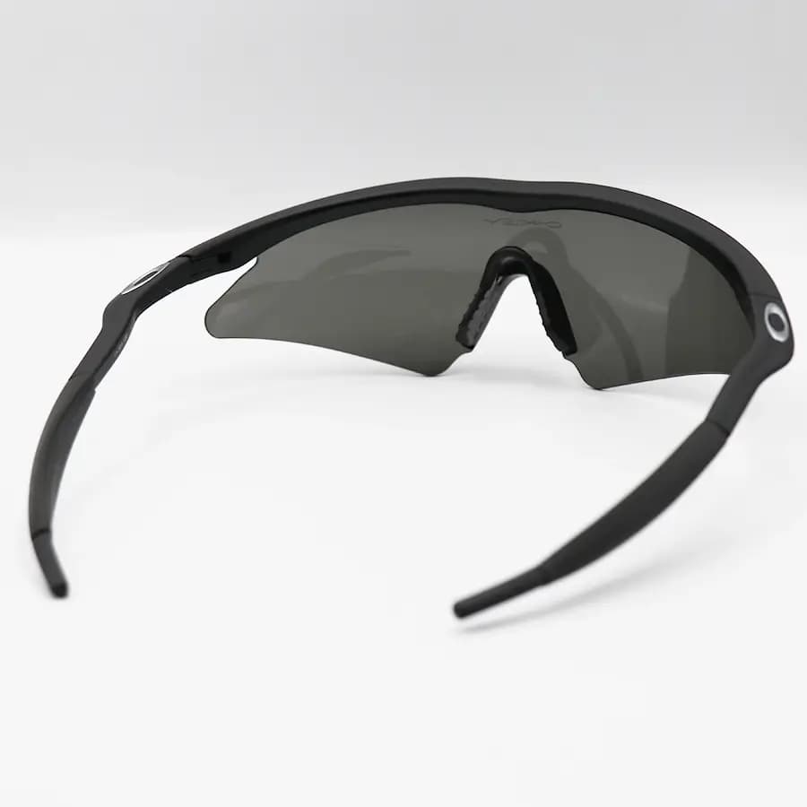 عینک ورزشی OAKLEY با فریم مشکی مات، 5 کاور لنز قابل تعویض و تجهیزات کامل مدل 11-161-132 — تصویر ۴