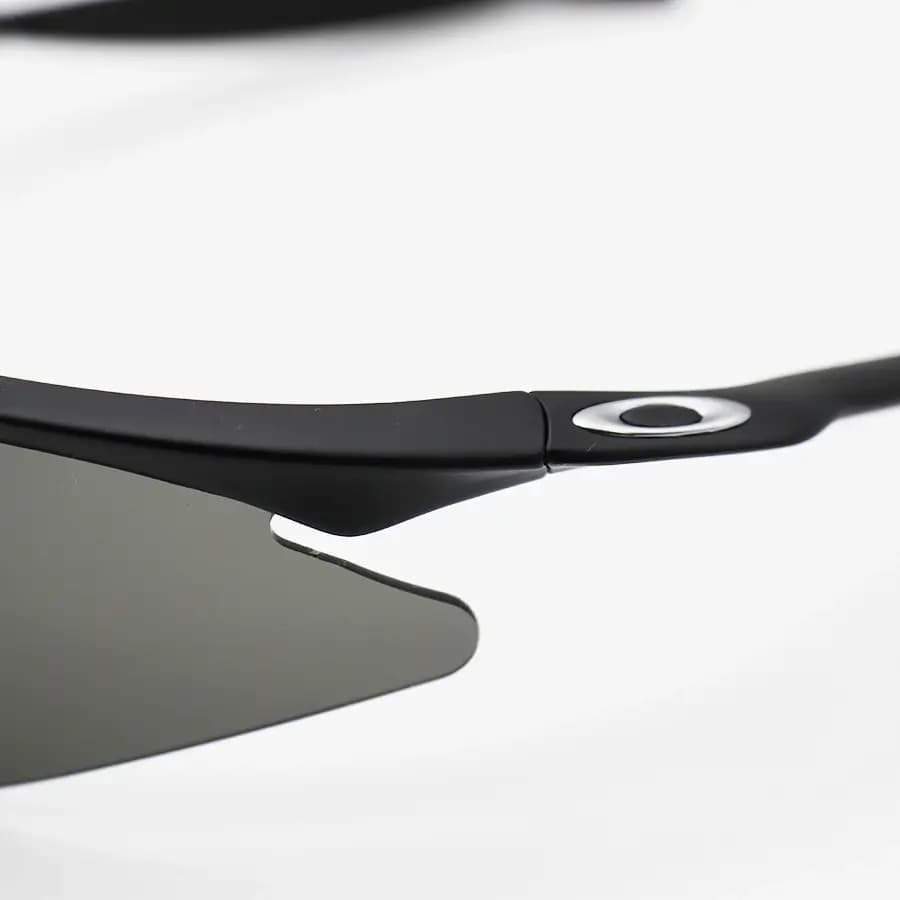 عینک ورزشی OAKLEY با فریم مشکی مات، 5 کاور لنز قابل تعویض و تجهیزات کامل مدل 11-161-132 — تصویر ۶
