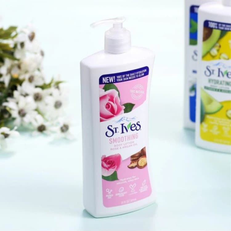 لوسیون بدن St Ives مدل Smoothing Rose and Argan Oil حجم 621 میلی لیتر — تصویر ۵