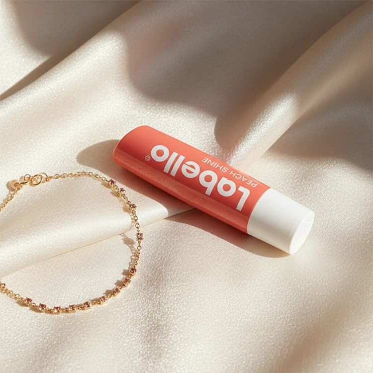 بالم لب Labello مدل Peach Shine — تصویر ۳
