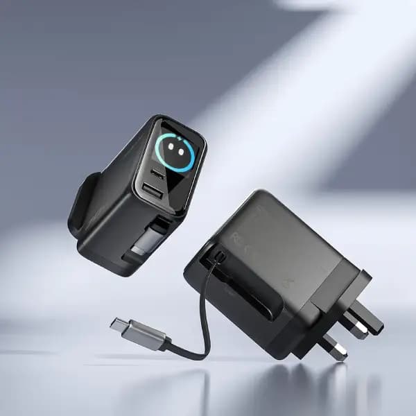 آداپتور شارژر ۷۰ وات با کابل جمع‌شو Type-C پاورولوژی مدل Powerology 70W TFT Adapter with Retractable Type-C Cable — تصویر ۴