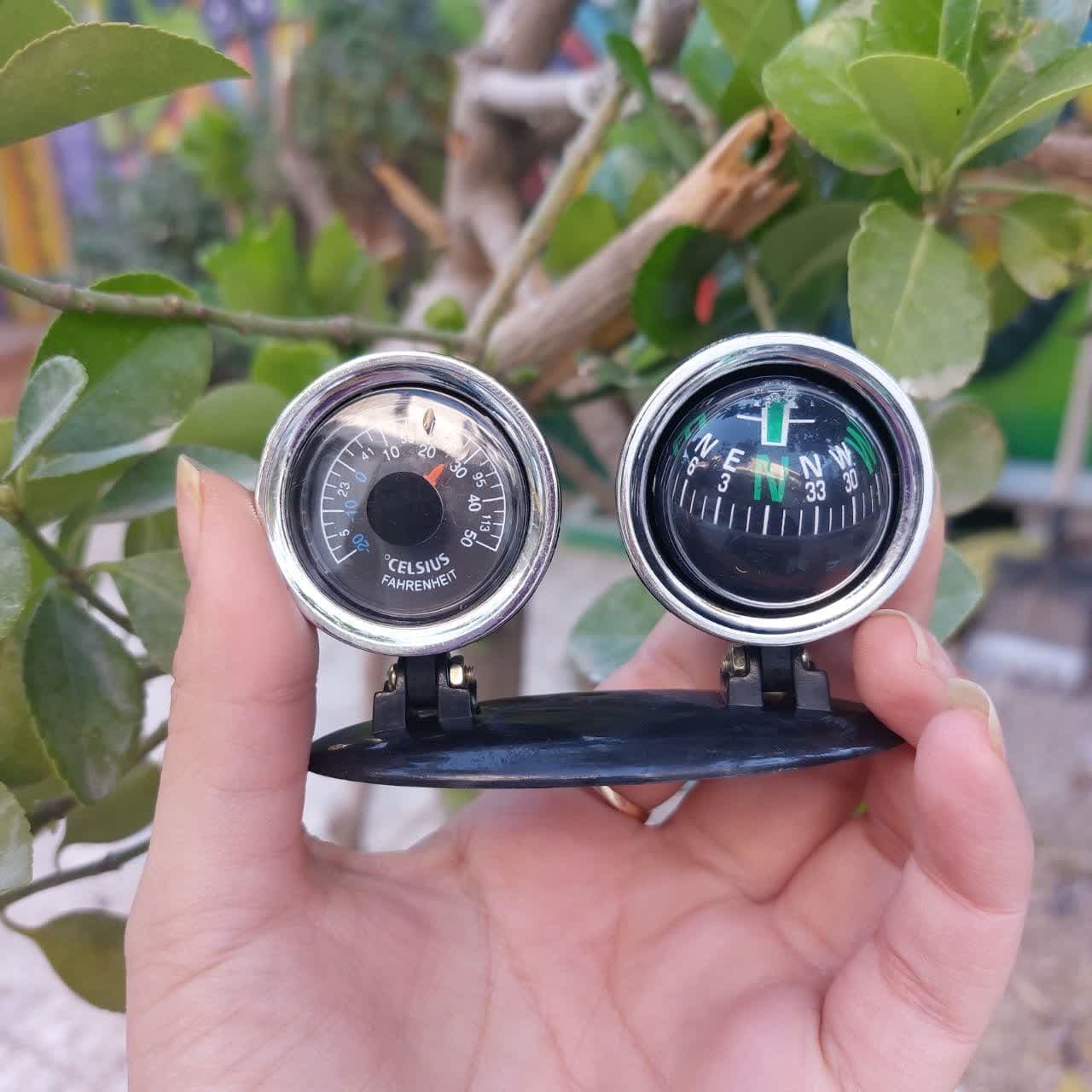 قطب نما و دماسنج رو داشبورد کد 7875 — تصویر ۳