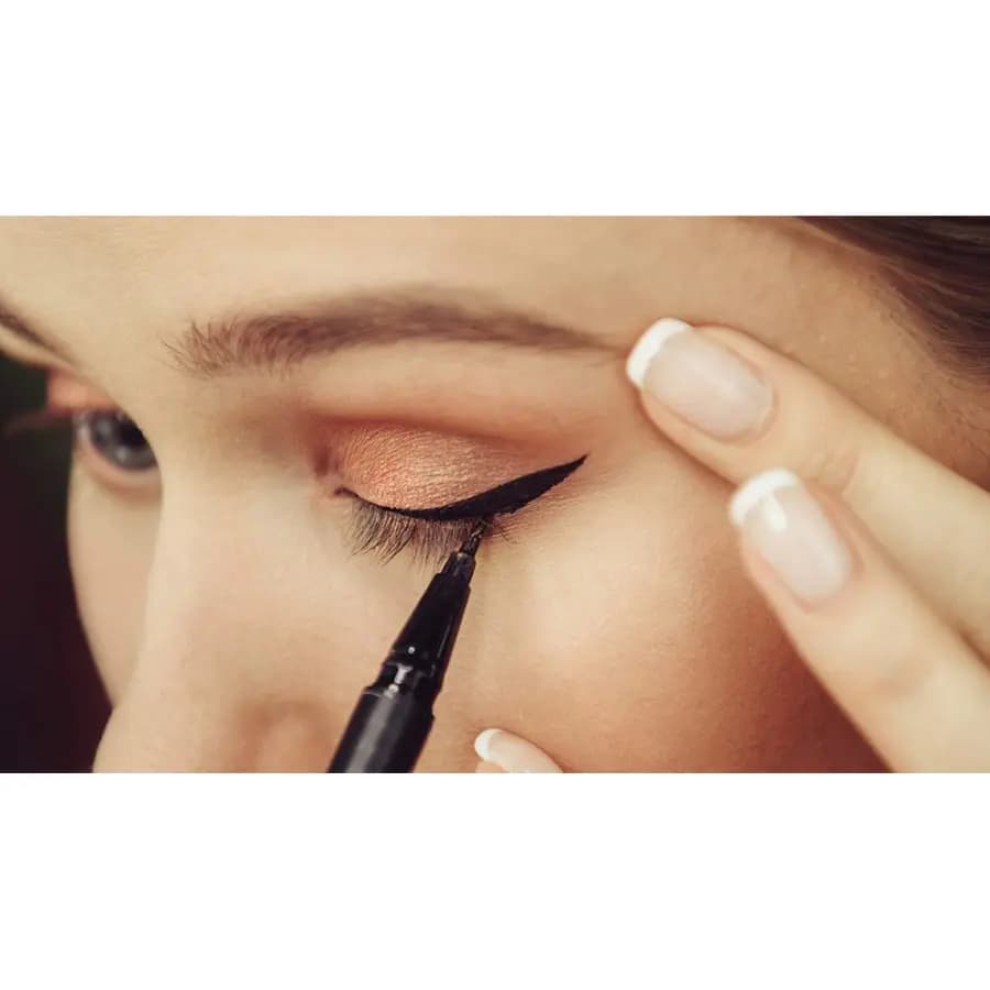 خط چشم ماژیکی یورن | Yorn Marker Eyeliner — تصویر ۴