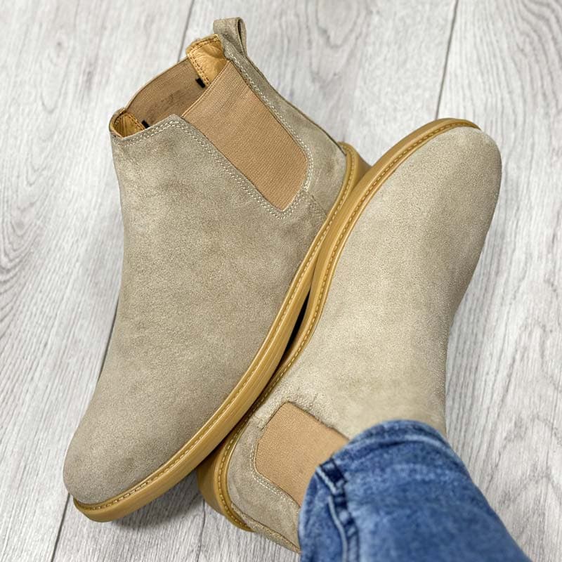 بوت مردانه مدل چلسی چرم طبیعی جیر رنگ خاکی کد 85000 — تصویر ۴