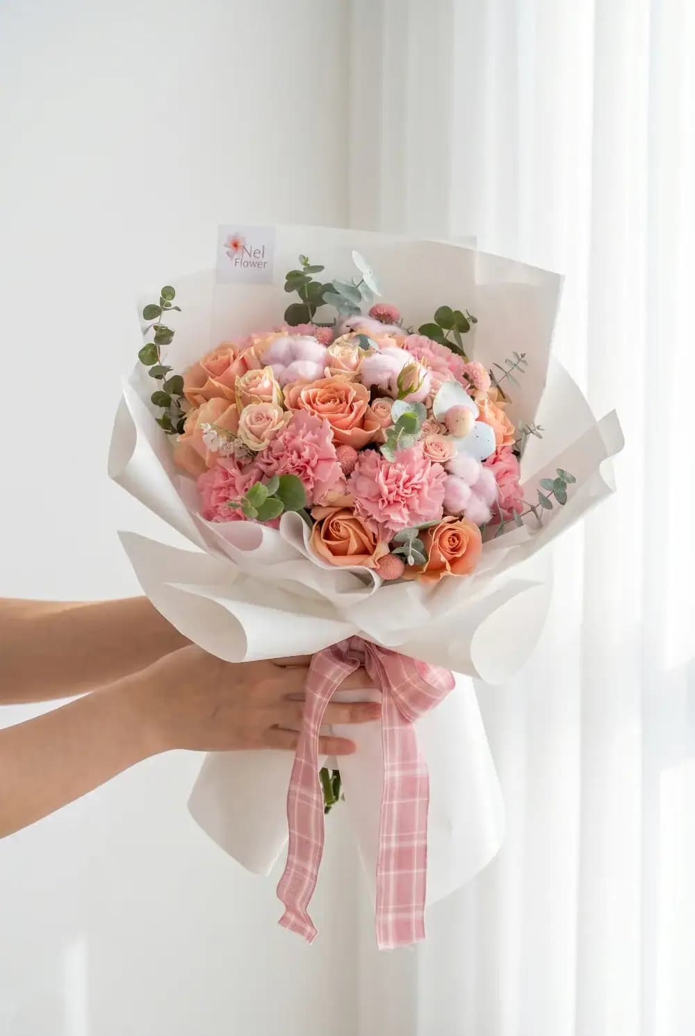دسته گل رزا کد 2040 – بلورا