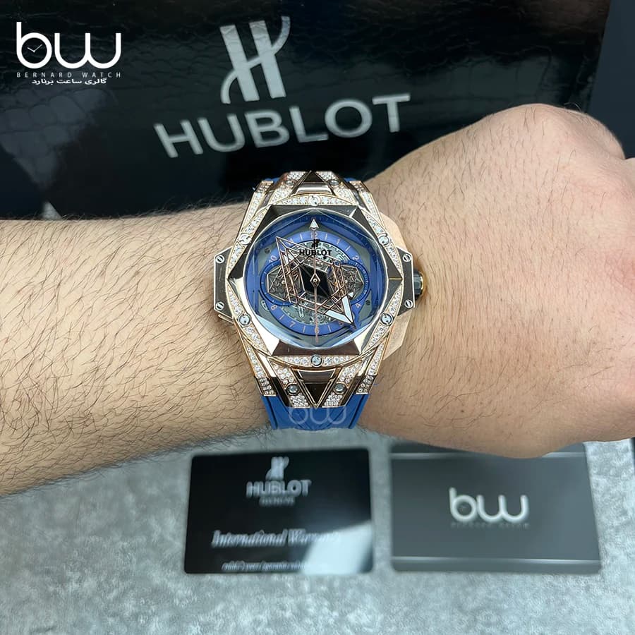 ساعت مچی هابلوت مردانه مدل Sang Bleu II King Gold Blue Pave — تصویر ۵