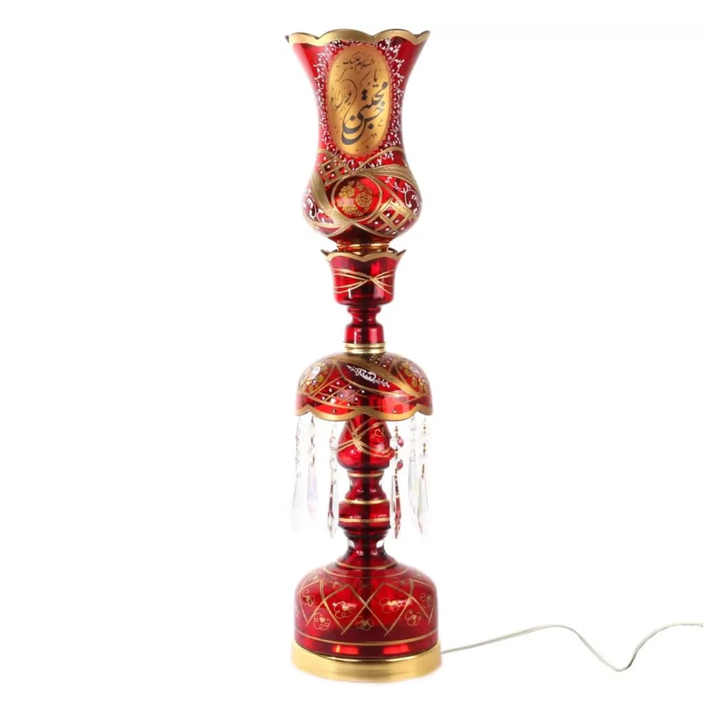 شمعدان برقی السلام علیک یا حسن المجتبی یا فاطمه ارتفاع 64 سانتیمتر رنگ قرمز کد 0945 — تصویر ۲
