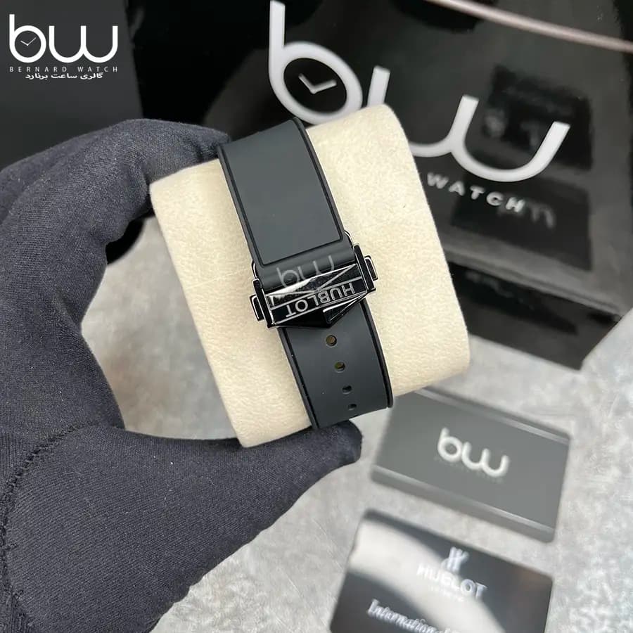 ساعت مچی هابلوت مردانه مدل Unico Sang Bleu II Black Magic Pavé — تصویر ۵