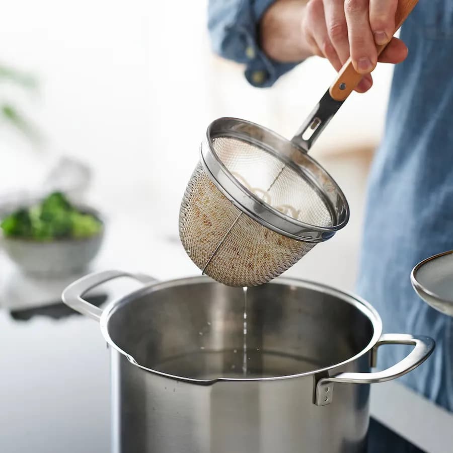 آبکش رشته ایکیا VARDAGEN استیل/چوب راش، 30 سانتی‌متر — تصویر ۴