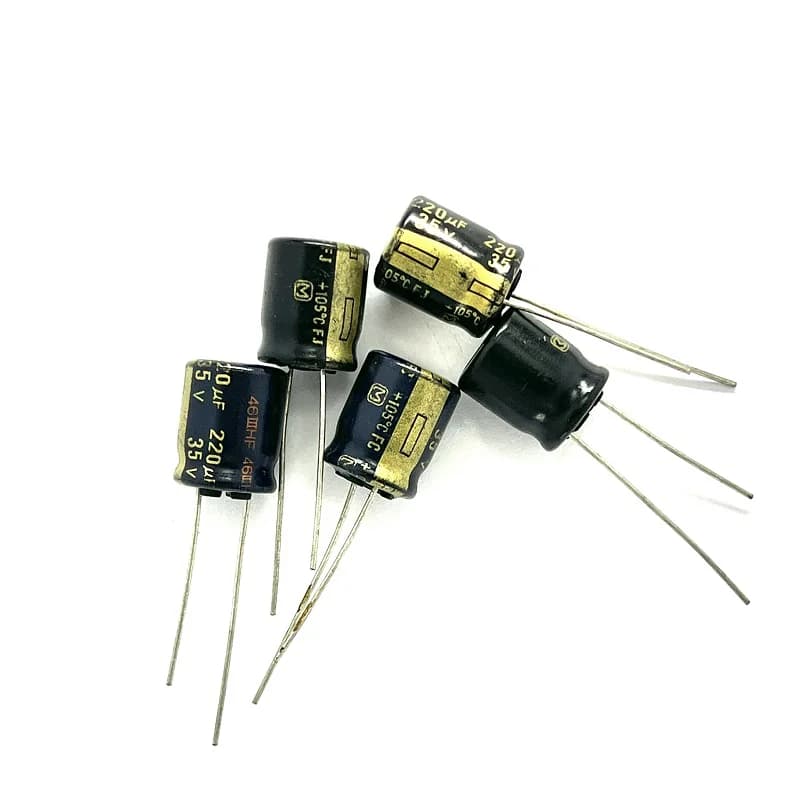 خازن 220 میکروفاراد 35 ولت ژاپنی Panasonic