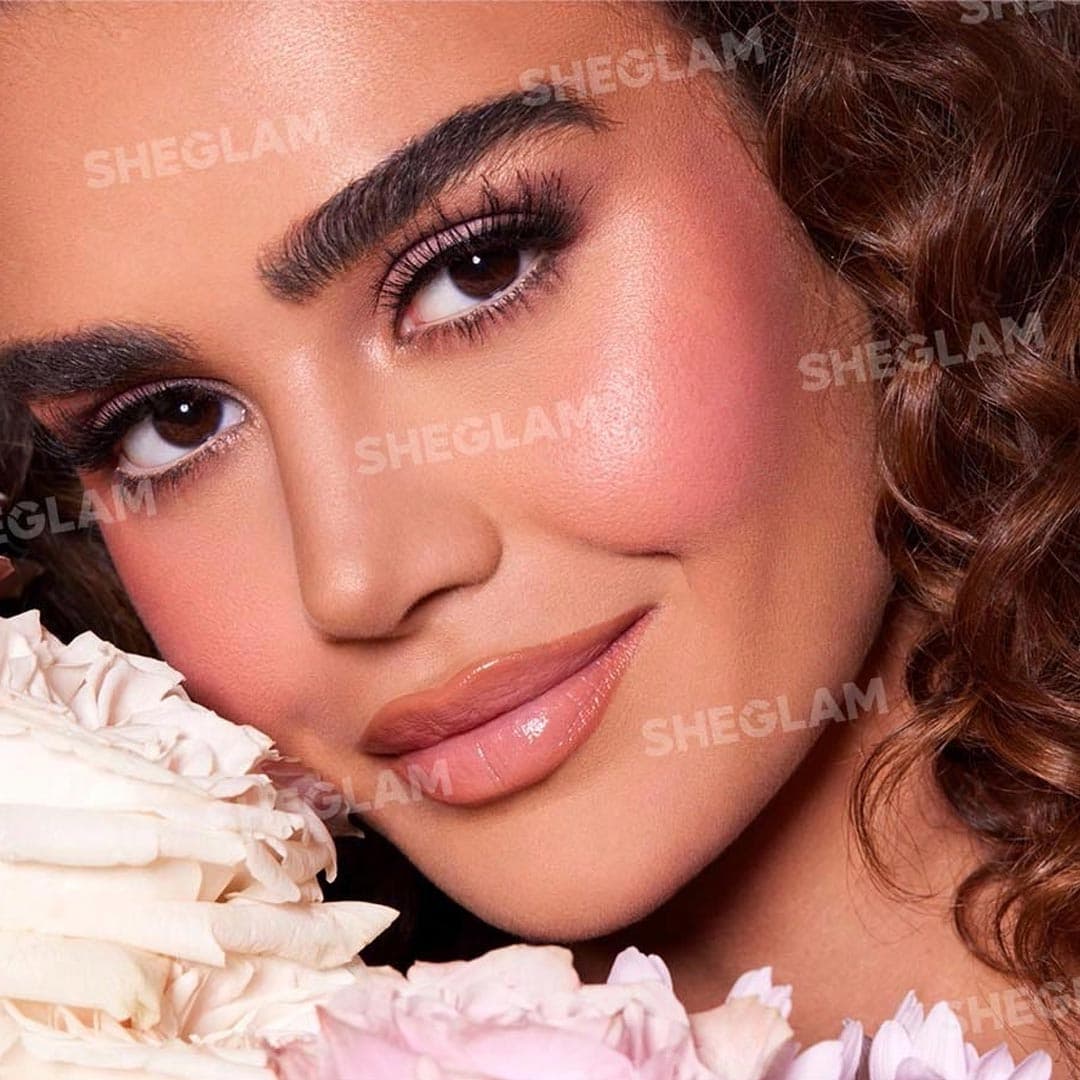 رژ گونه مایع براق شیگلم مدل Color Bloom رنگ Love Cake — تصویر ۲