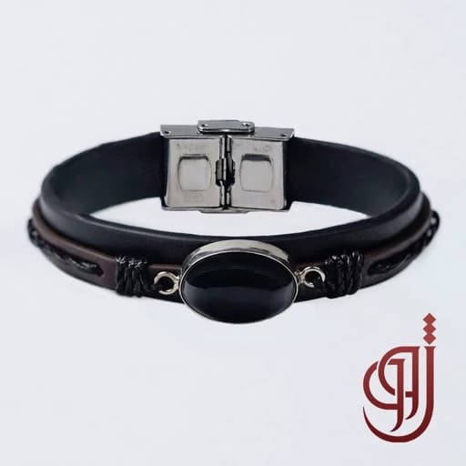 دستبند نقره و چرم طبیعی ژوو مدل شیلد (سپر) ، سنگ اونیکس سیاه اصل معدنی دستساز (کادو تولد شیک و پرقدرت مردانه و زنانه)