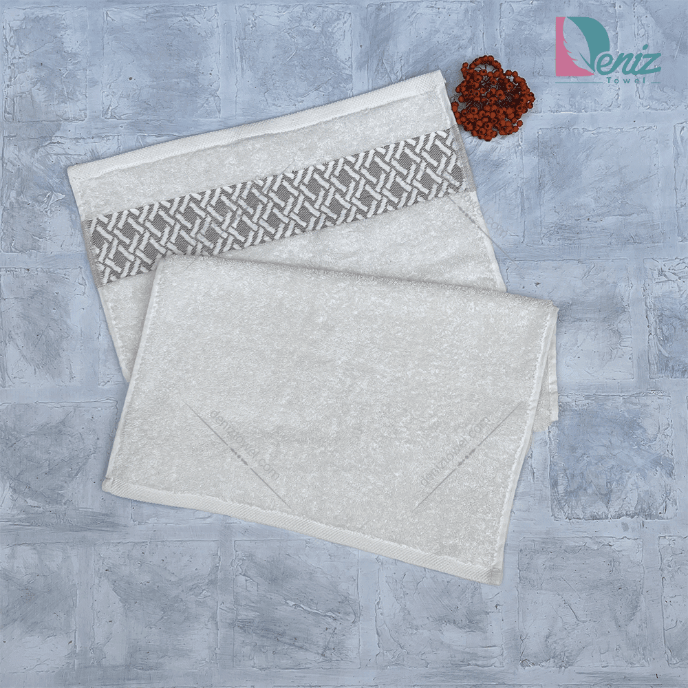 حوله دستی طرح لاین رنگ شیری