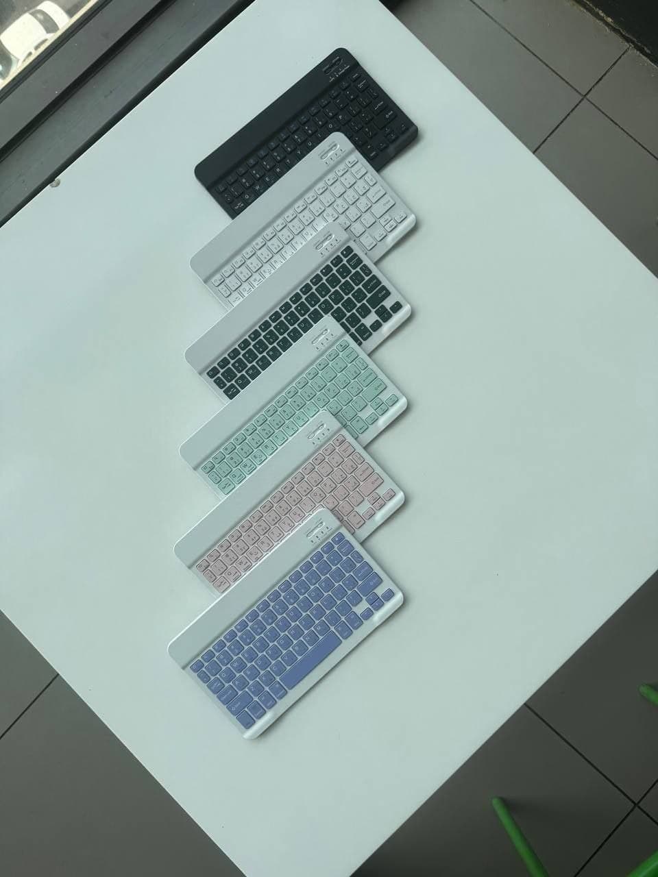 کیبورد بی‌سیم مدل Bluetooth Keyboard کد 16918 — تصویر ۴