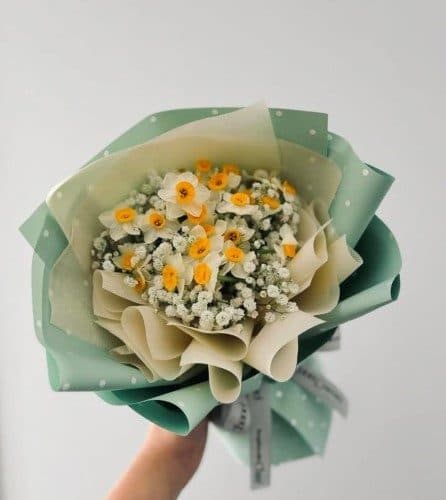 گل نرگس برای دسته گل در تهران چقدر است؟