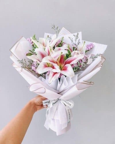 آیا گل لیلیوم و اورینتال برای گل انتصاب شغلی مناسب است؟