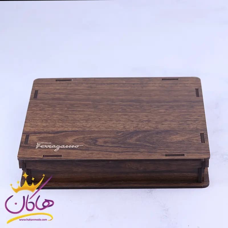 ست کیف جیبی و جاکلیدی چرم فراگامو 285 — تصویر ۳