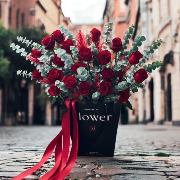 ارسال گل طبیعی برای بازار کیف و کفش سپهسالار تهران