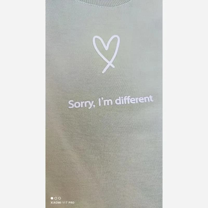 ست تیشرت و شلوارک دخترانه طرح Sorry I’m different نخی و پنبهای سایز 40 تا 55 — تصویر ۱۲