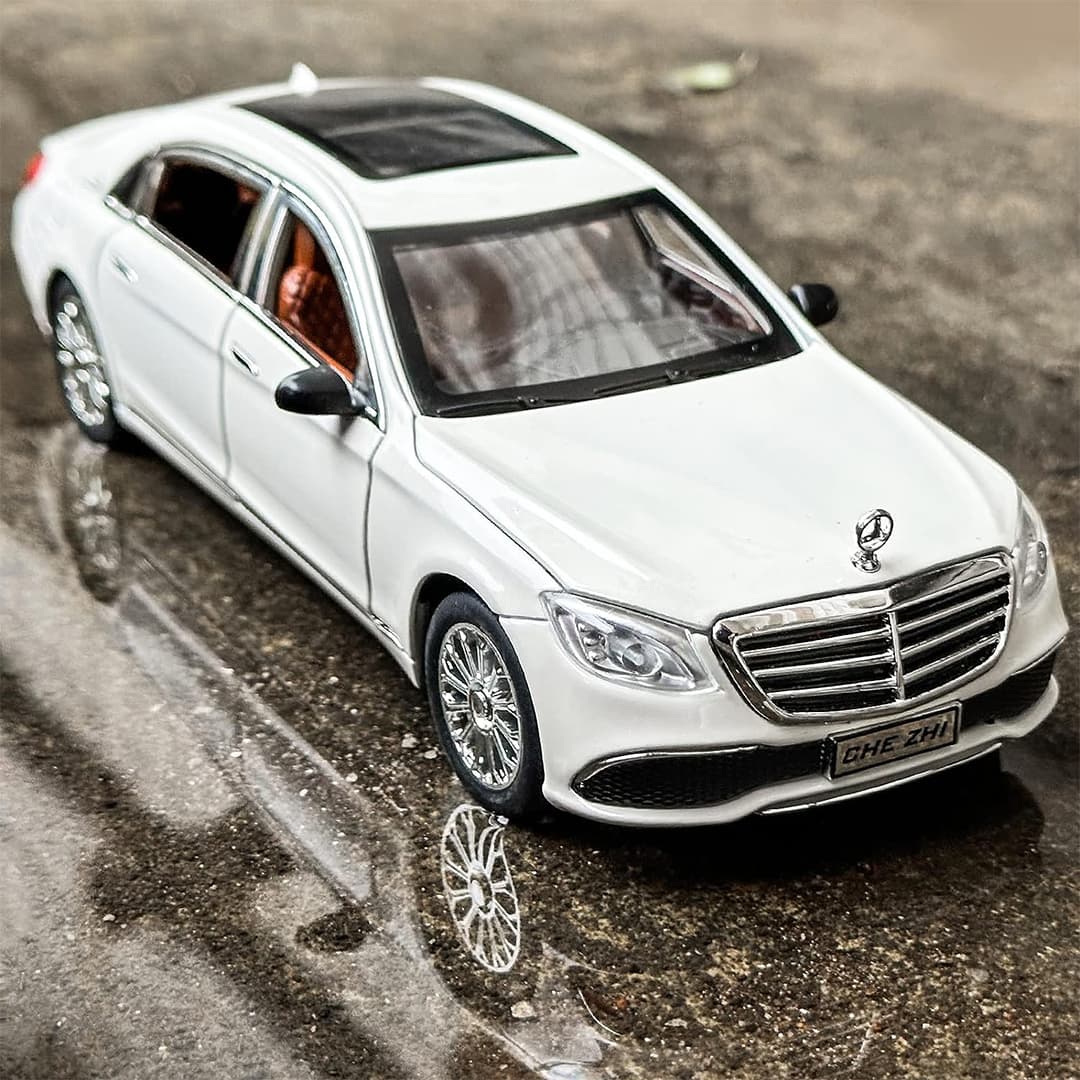 ماشین بازی چه ژی مدل Mercedes-Benz E300 — تصویر ۲