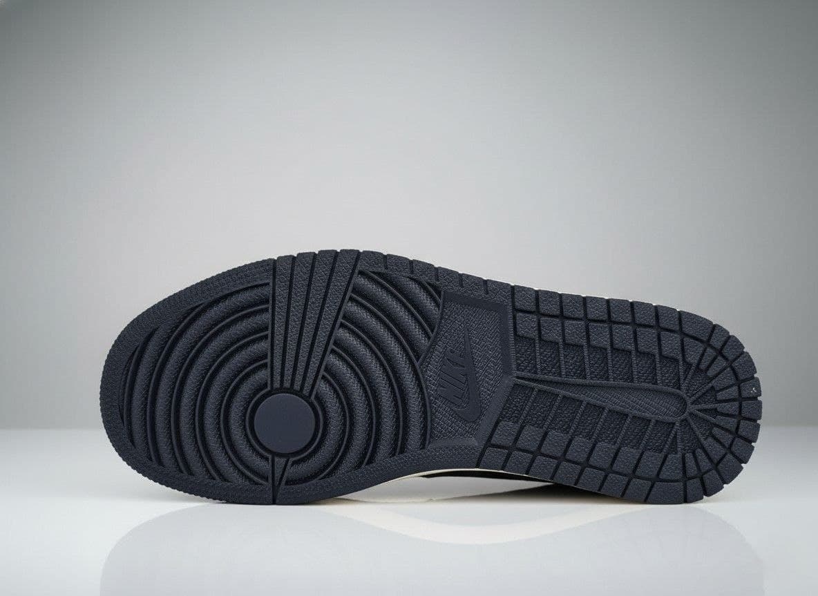نایک ایر جردن ۱ بدون ساق تراویس اسکات دیور سورمه ای طوسی Nike air jordan 1 low Travis Scott Dior Navy Grey — تصویر ۳