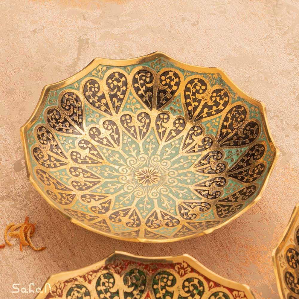 کاسه برنجی میناکاری طرح قلب مدل 1 — تصویر ۲