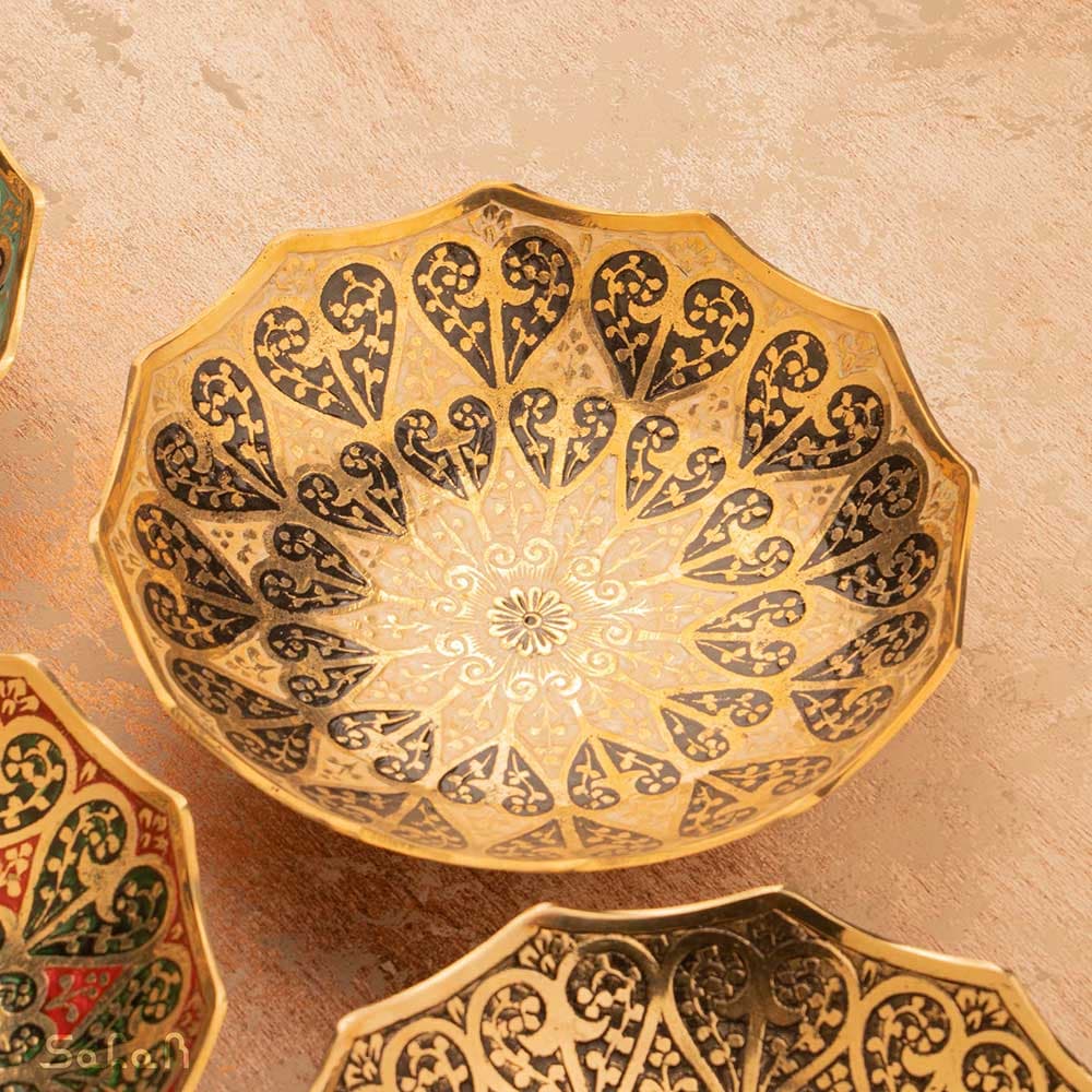 کاسه برنجی میناکاری طرح قلب مدل 1 — تصویر ۴