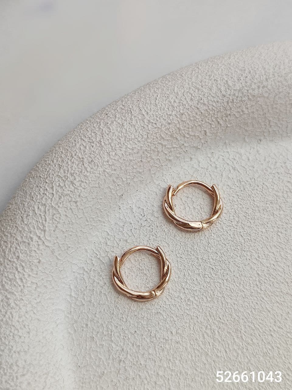 گوشواره زنانه حلقه ای مدل طنابی مارک ژوپینگ رنگ ثابت ضد حساسیت کیفیت عالی کد 1616260