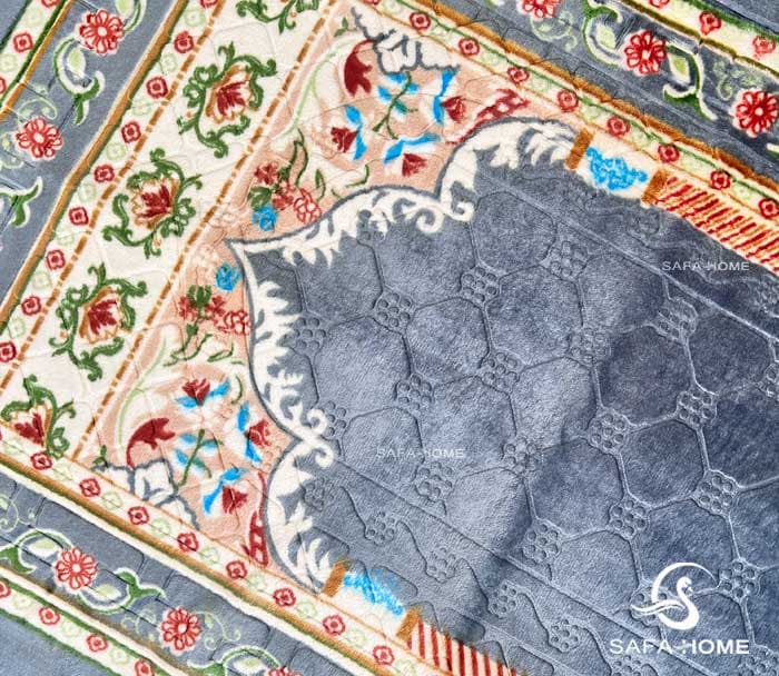 سجاده مدل قالیچه مخمل طوسی — تصویر ۲