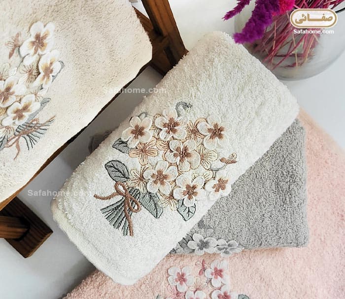 حوله دستی گل برجسته طرح دسته گل 50×90 سانتی متر — تصویر ۴