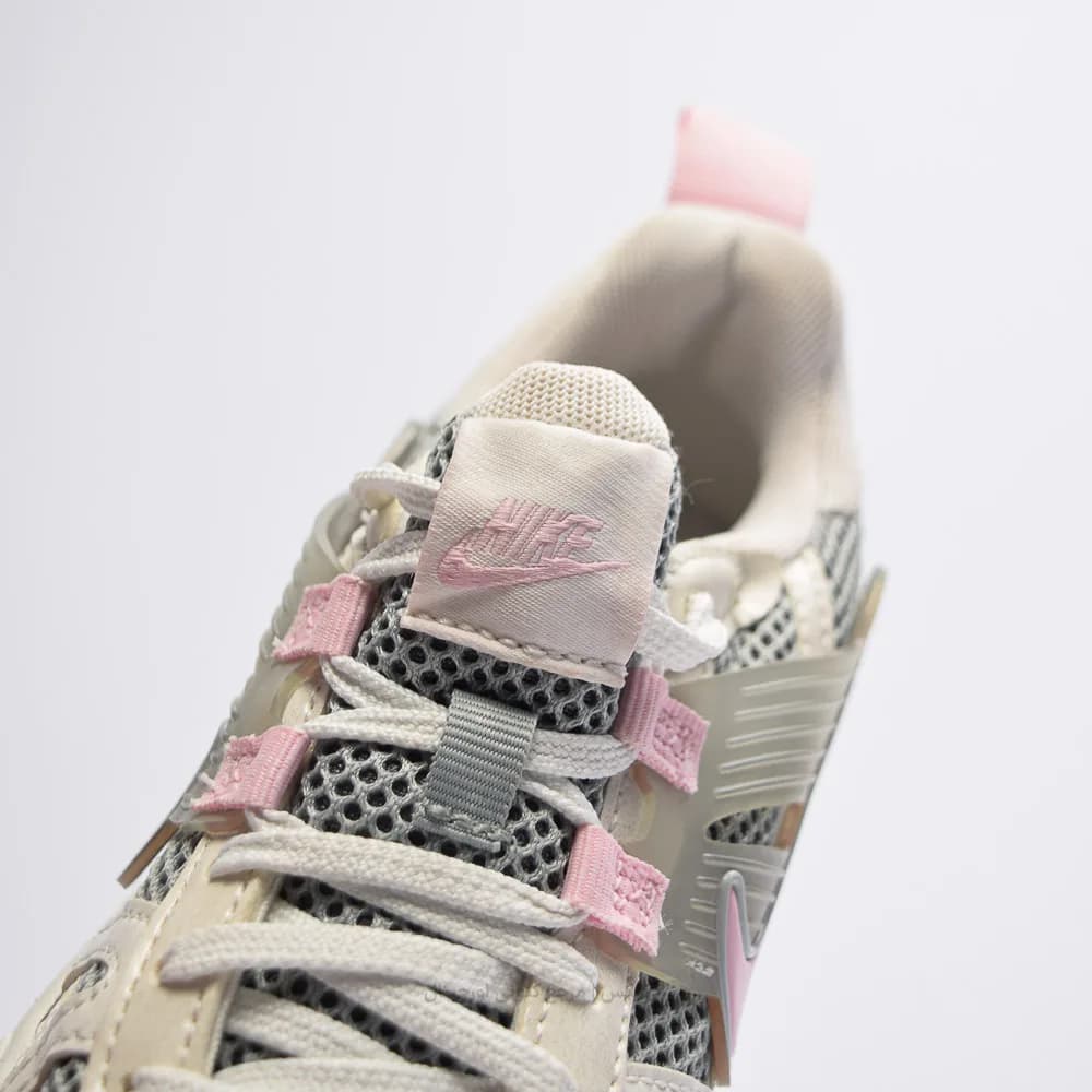 کتونی Nike مدل V2K Run – HQ4046-001 — تصویر ۷
