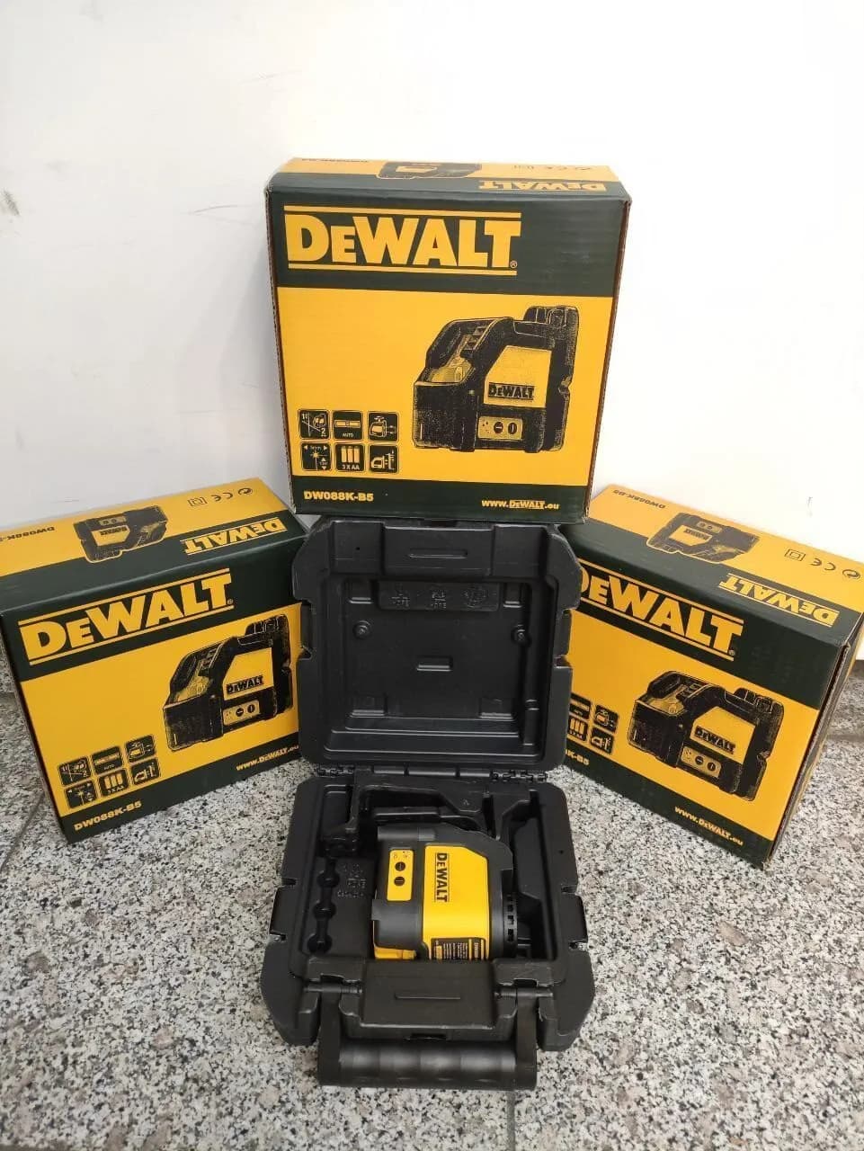 تراز لیزری دیوالت دوخط نور قرمز های کپی DEWALT مدل DW088K-B5 — تصویر ۲