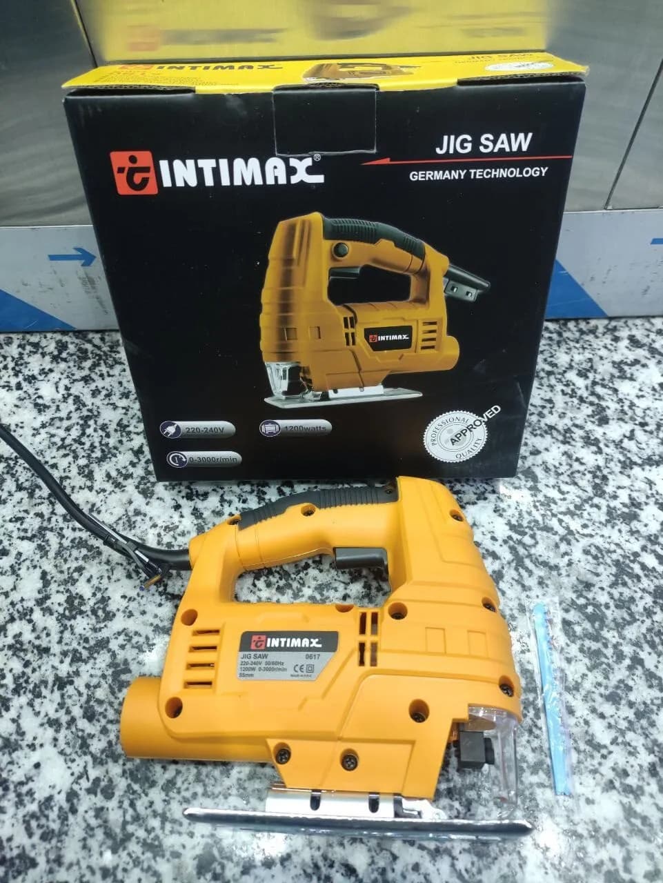 اره چکشی (عمود بر) 1200 وات دیمر دار 6 دور صنعتی اینتیمکس مدل 0617 — تصویر ۳