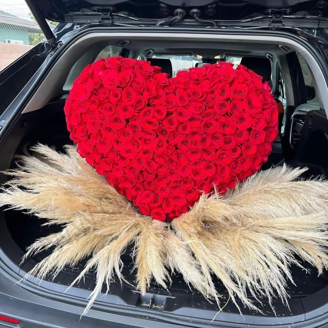 باکس گل قلب 200 شاخه — تصویر ۲