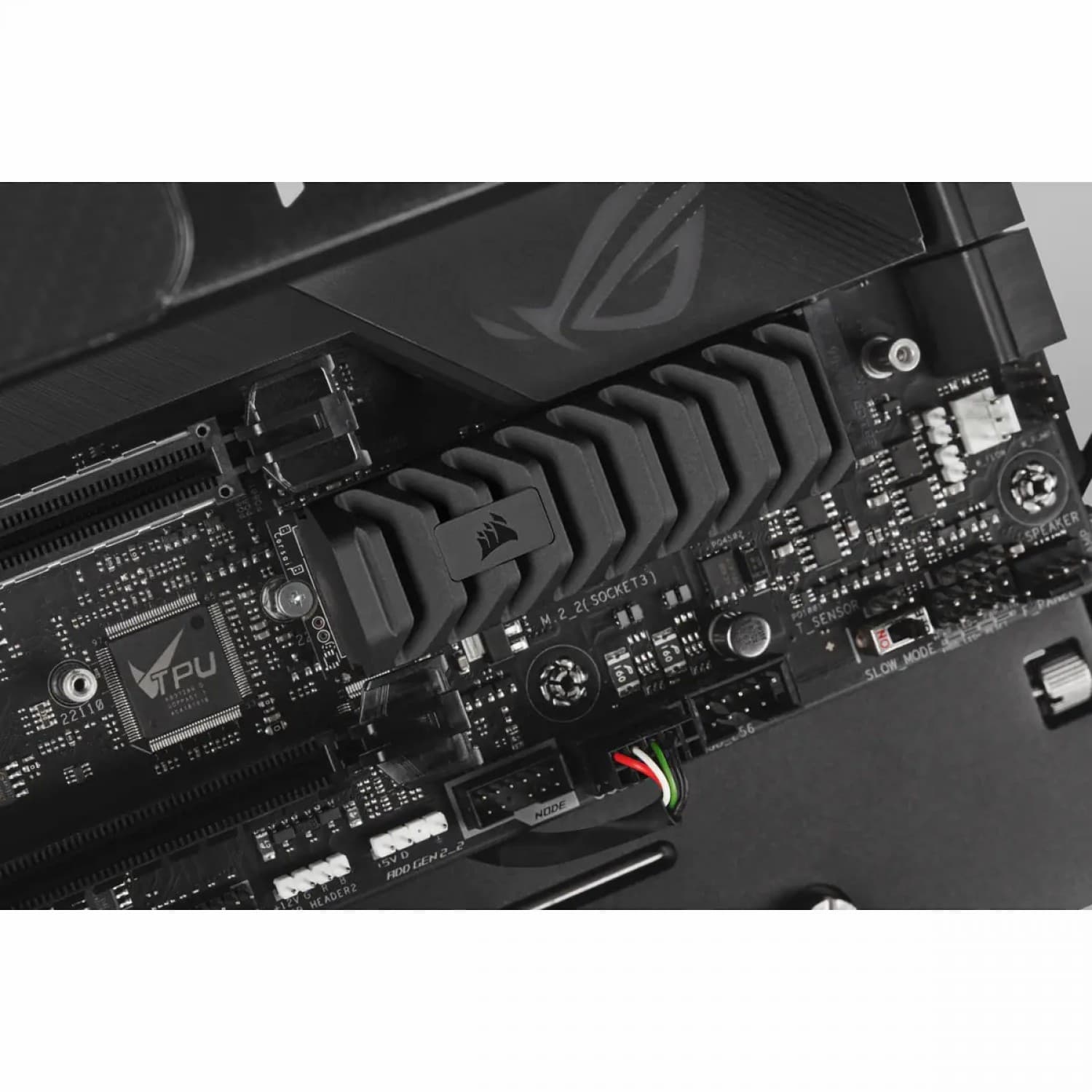 اس اس دی کورسیر MP600 PRO XT M.2 2280 NVMe 1TB — تصویر ۵