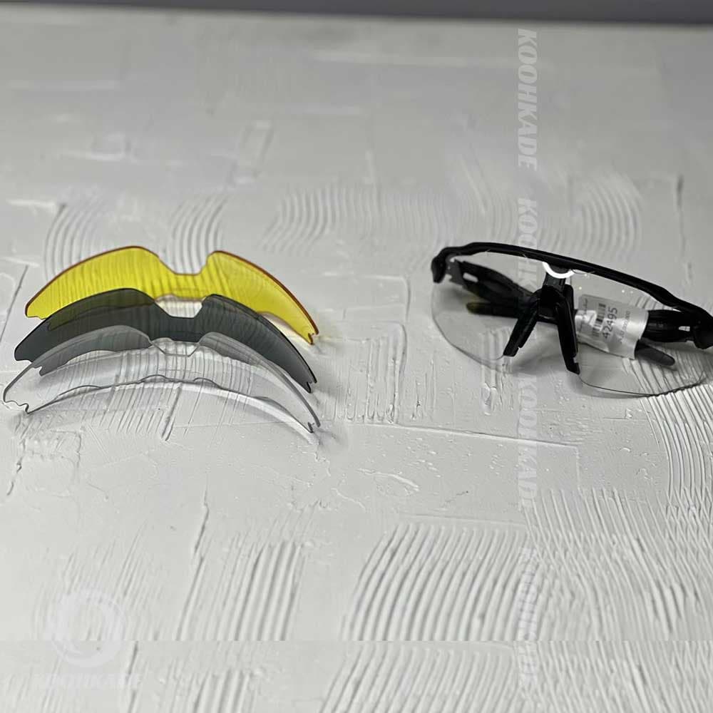 عینک فتوکرومیک اوکلی 4 لنز Black Chromic — تصویر ۵