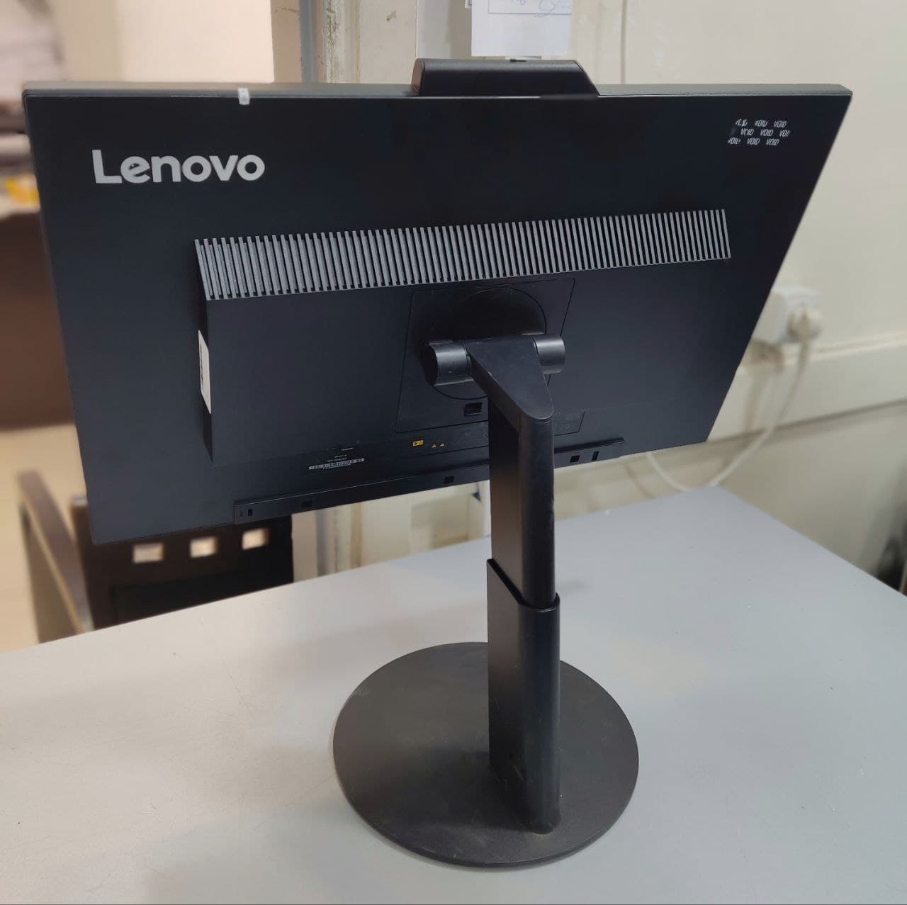مانیتور استوک 24 اینچ لنوو ThinkVision T24v-10 (فریم لس + وبکم) — تصویر ۲