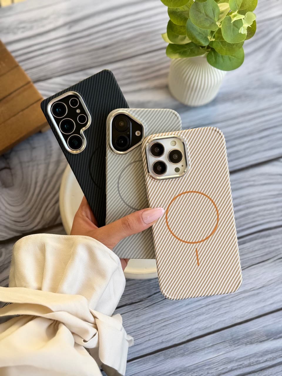 قاب Carbon Magsafe با پک Q Series (آیفون سامسونگ)