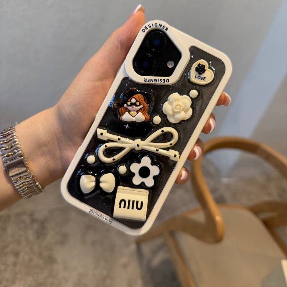 قاب miu miu برجسته (آیفون) — تصویر ۶
