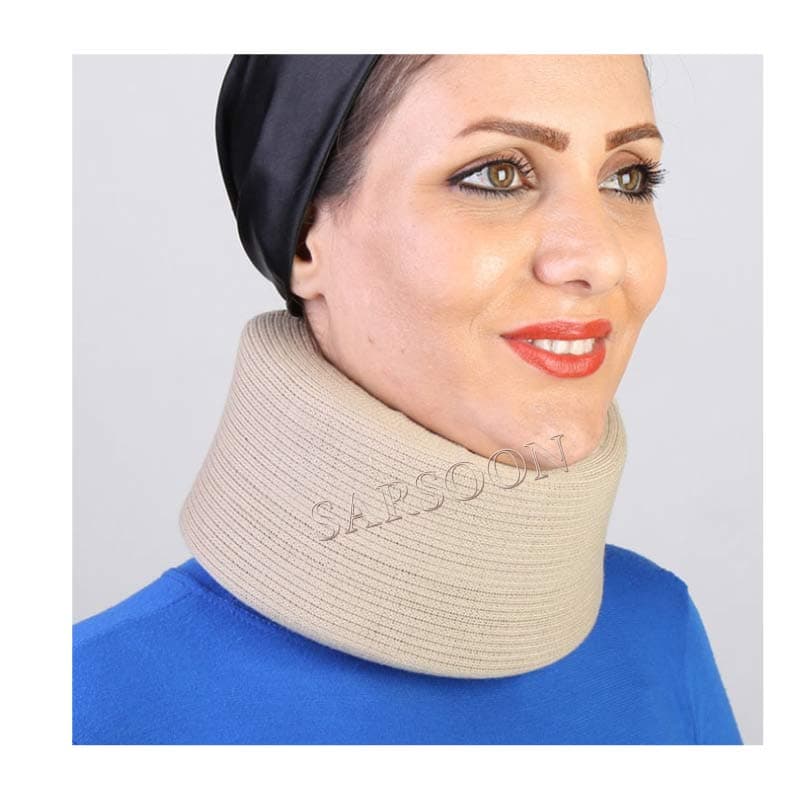 گردنبند طبی اسفنجی قوس دار طب و صنعت کد Teb and Sanat Form Fit Soft Cervical Collar Code 50302