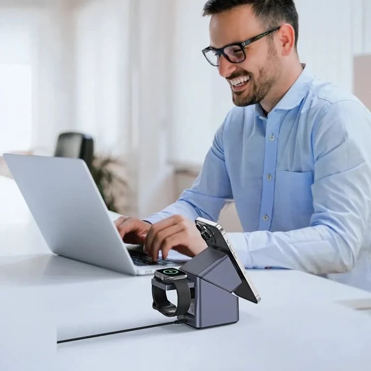 شارژر وایرلس گرین لاین مدل Multi Device 4 با شارژ سریع و هم‌زمان — تصویر ۳