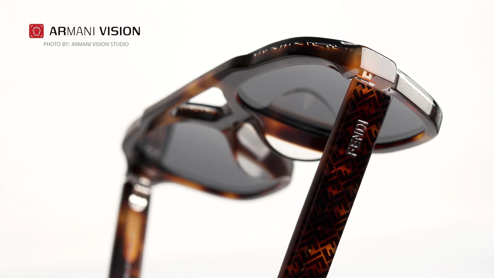عینک فندی FENDI – FE40076U – 1A — تصویر ۸