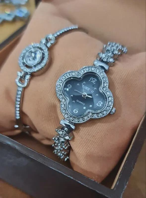 ست ساعت و دستبند زنانه تیفانی کد 6035 — تصویر ۴